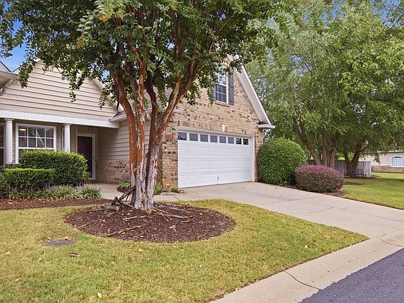 3rd image of 120 Pelham Springs Pl