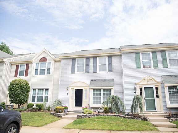 2nd image of 52 Aberdare Ct Unit 3