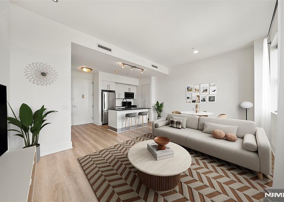 1st image of 4 Beacon Way APT 1407