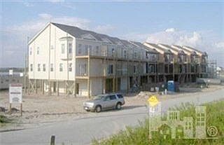 2nd image of 2105 N Shore Drive #C