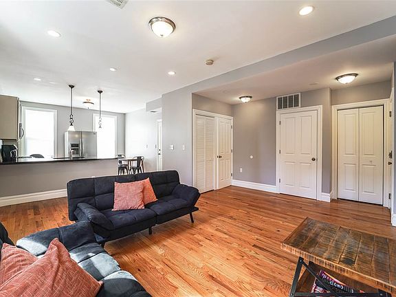 3rd image of 435 Wayne St #1