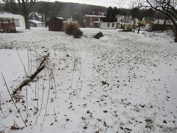 3rd image of 526 Leora Ave