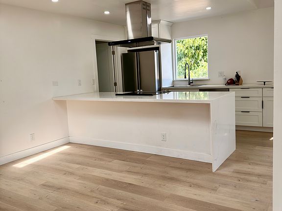 4th image of 9068 Elm Ave