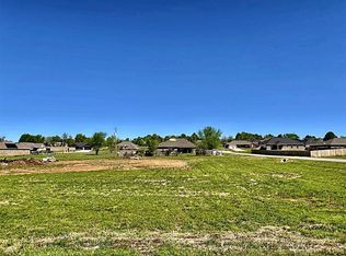 17540 W Tray Rd, Tahlequah, OK 74464