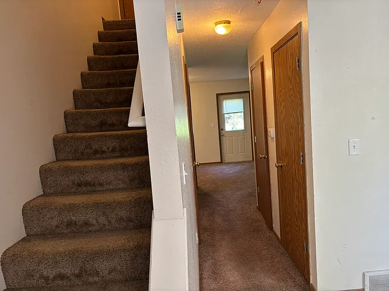 914 1st Ave N #3 — Photo 8