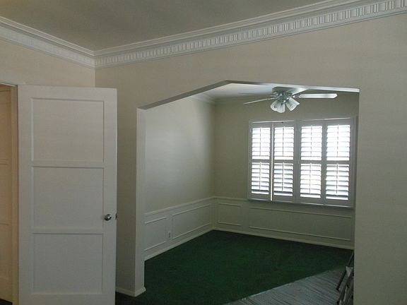 4th image of 4227 East Blvd