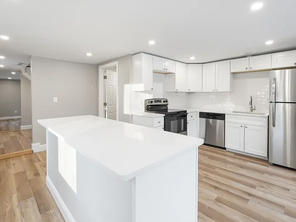 98 Southville Rd #A, Southborough, MA 01772