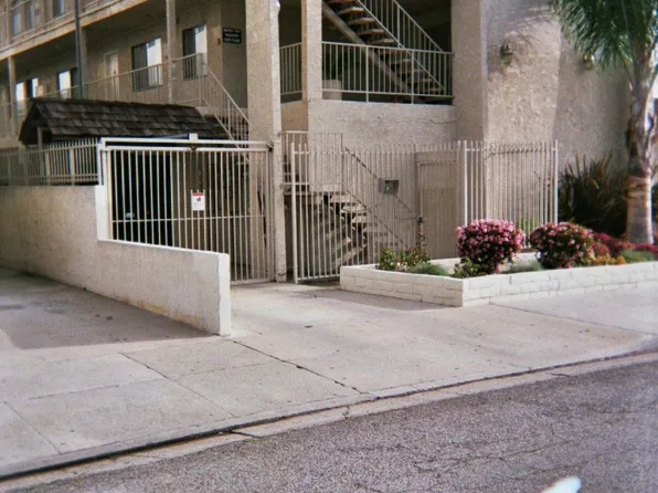 4023 W 141st St APT 8, Hawthorne, CA 90250