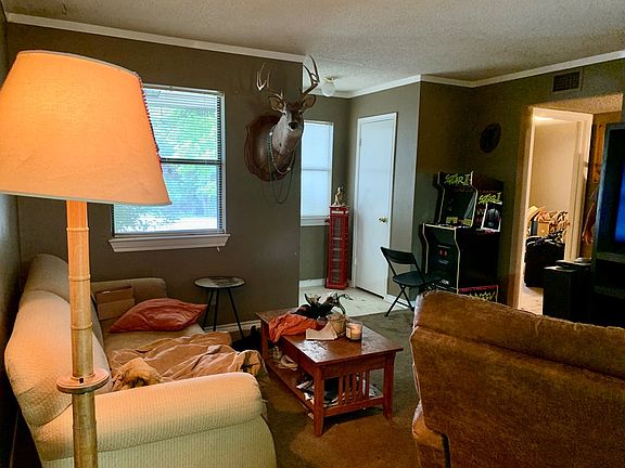 3rd image of 409 Peterson Dr N