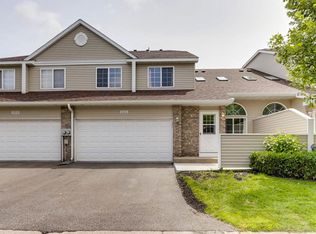 1111 Pecks Woods Dr, New Brighton, MN 55112