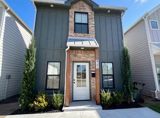 616 W 2nd St #100, Edmond, OK 73003