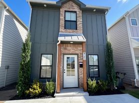 616 W 2nd St, Edmond, OK