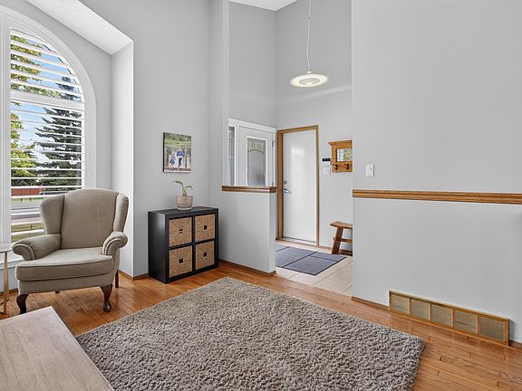 5th image of 102 Coachman Way