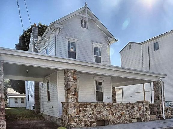 2nd image of 209 S Washington St