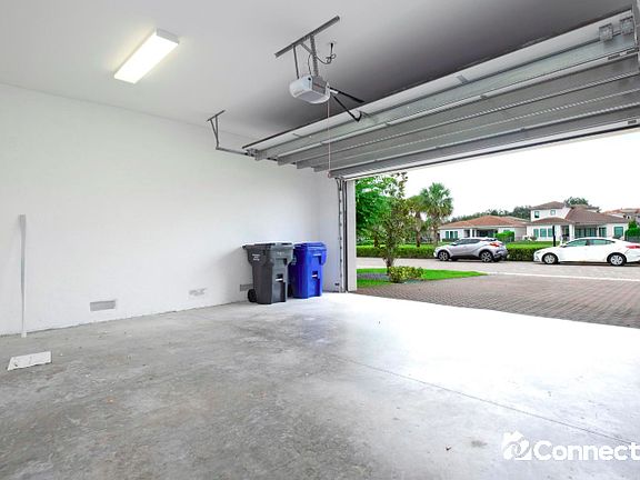 4th image of 5663 Brookfield Cir W