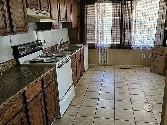 5th image of 4412 Exemouth Dr