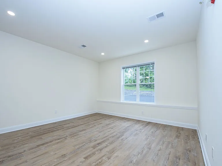 1040 Broadway #201 — Photo 6