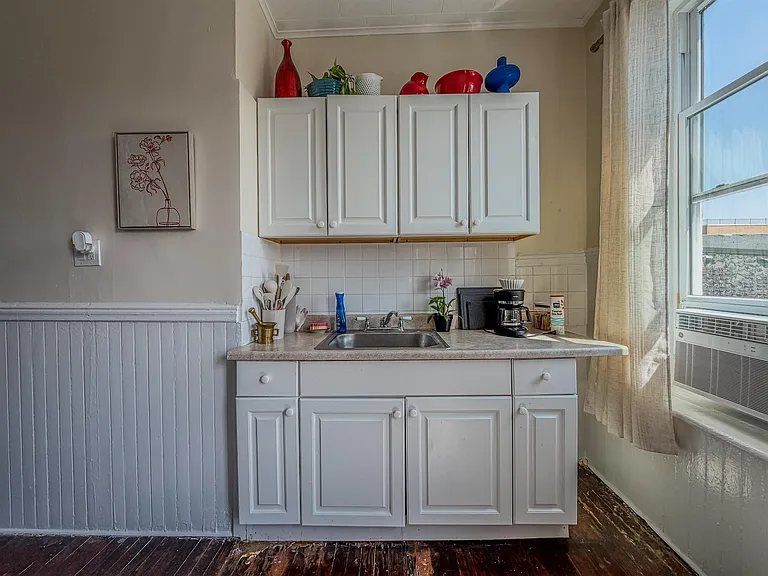 603 11th St #3 — Photo 7