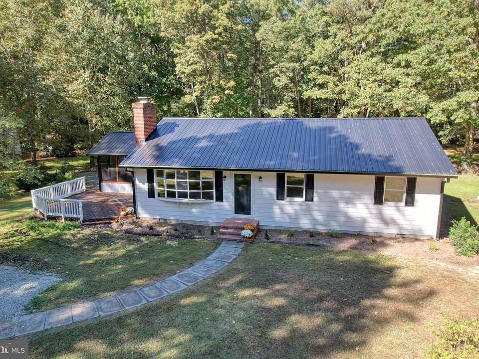 1st image of 4570 Evergreen Rd