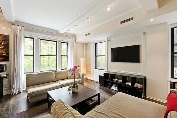 Sold by Nest Seekers International | media 7