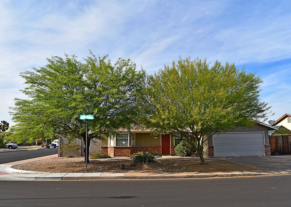 Front of house, corner lot