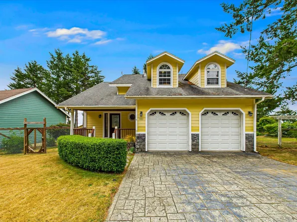 341 Seafoam Rd, Whitethorn, CA 95589