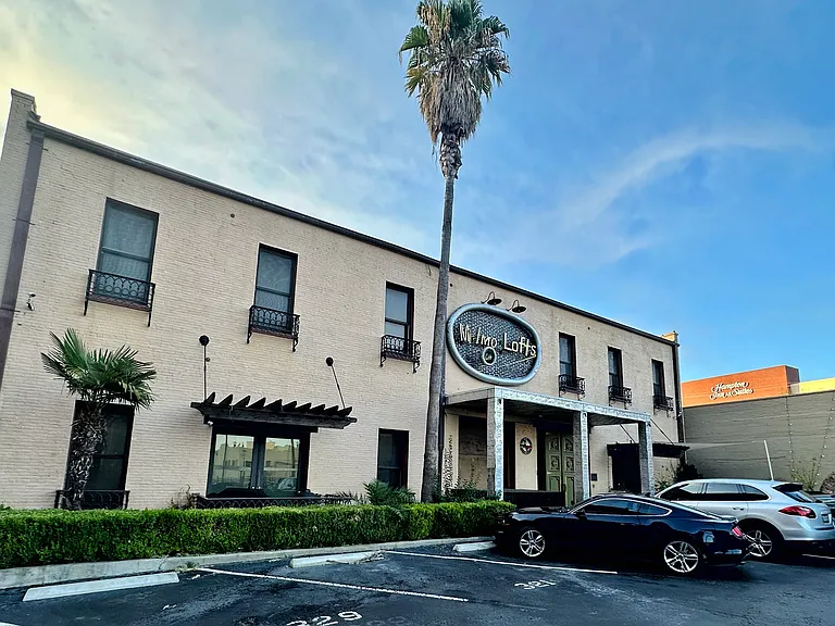 321 S Flores St #M102 — Photo 21