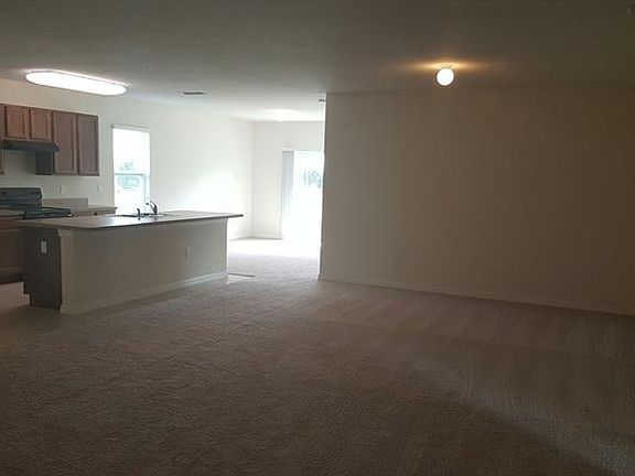 3rd image of 1009 Margot Ln