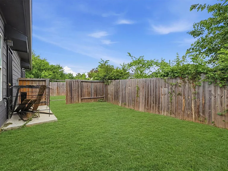 319 N Carolina St #B — Photo 16