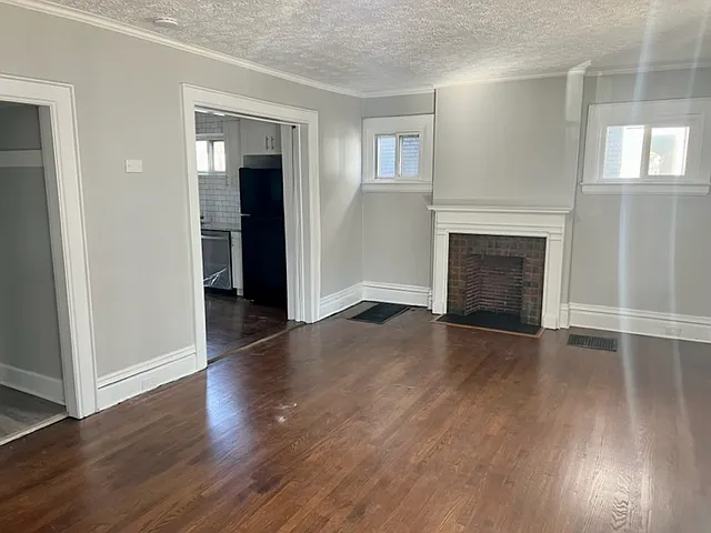 891 Wilson Ave — Photo 7