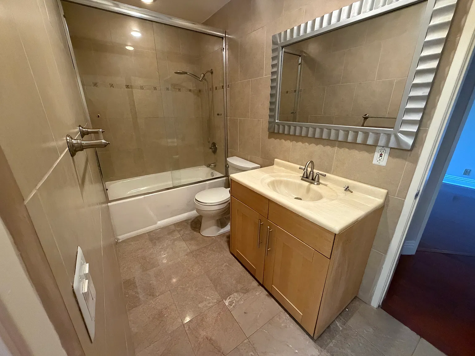 2 bed, 1.5 bath, 1191 sqft, $3,250 — Photo 3