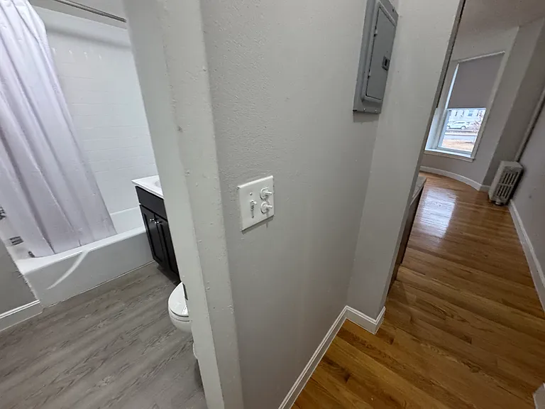 1124 Commonwealth Ave — Photo 1