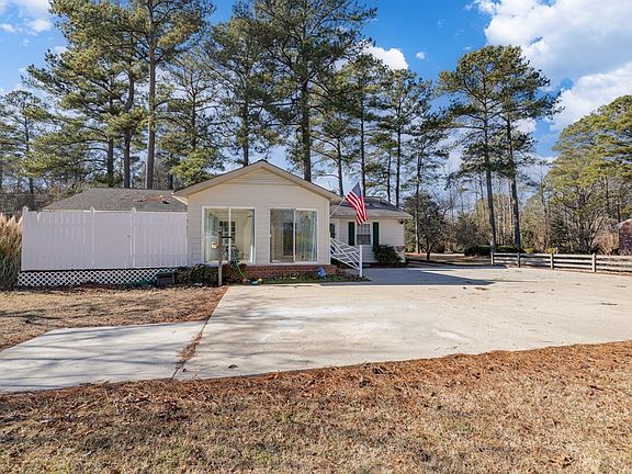 5th image of 26208 Wills Cir