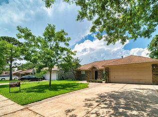 3016 Cloverdale Dr, League City, TX 77573