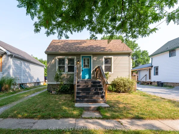37 Maplecrest Ave, Saint Catharines, ON L2T 1A7