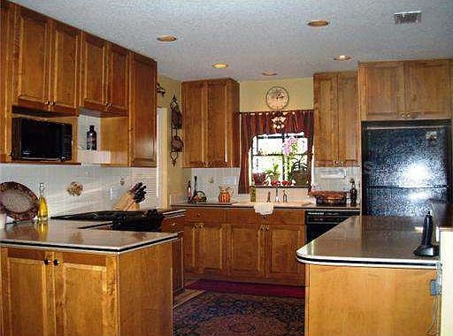 3rd image of 1630 Monterey Ln
