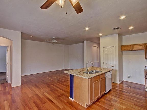 5th image of 9913 E Flower Ave