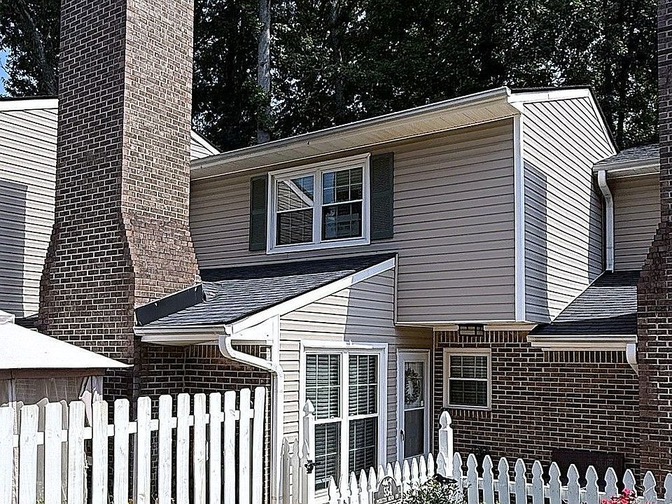 1st image of 554 Picketts Bend Cir