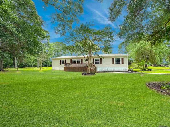 3201 Safer Dr, Slaughter, LA 70777