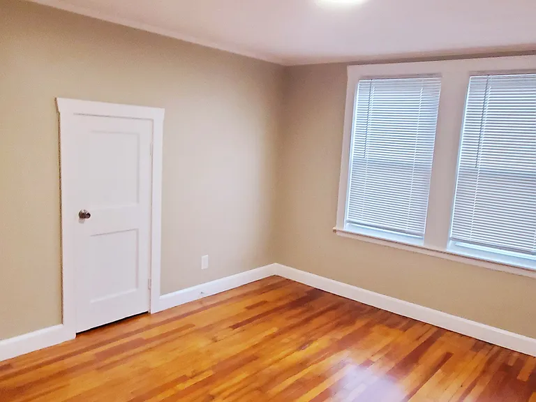 137 Adams St #3 — Photo 8