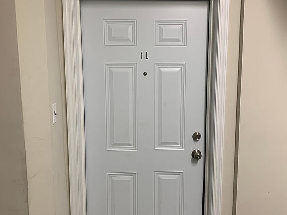 5th image of 26 Lindsley Ave #1