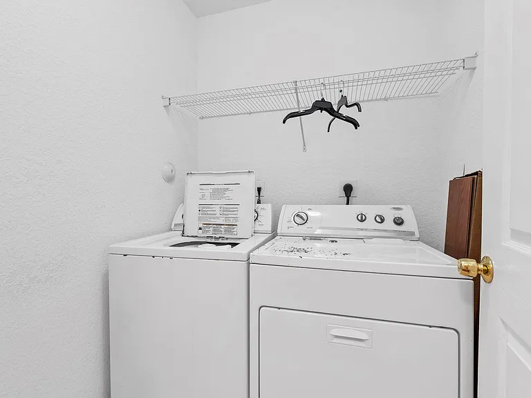 1425 NW 36th Way — Photo 12