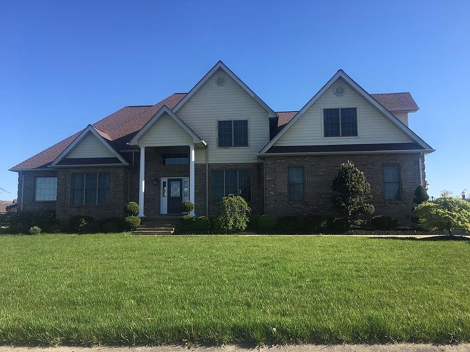 1st image of 814 Crestwood Dr