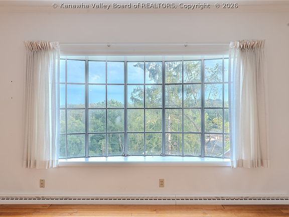 5th image of 822 Beaumont Rd