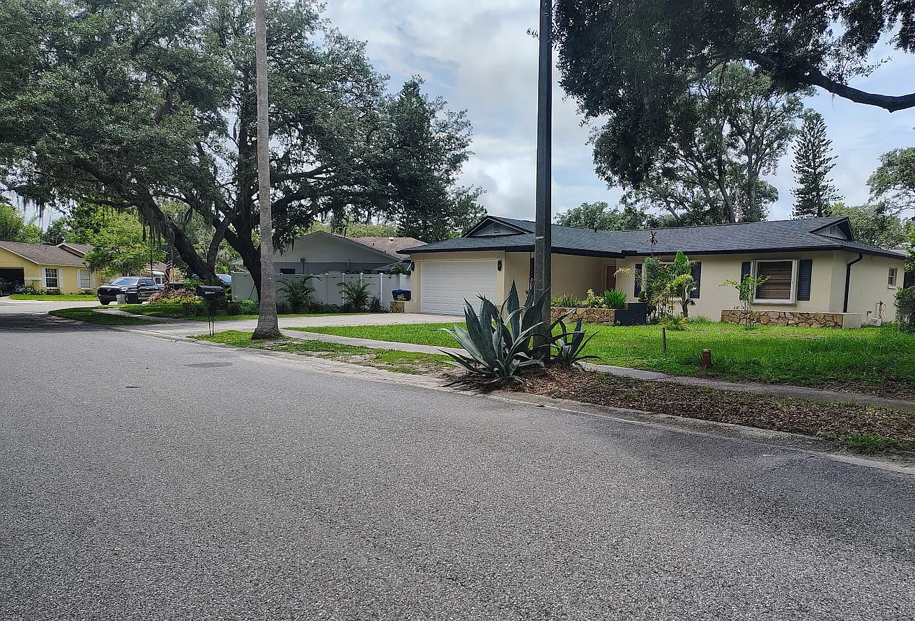 2 bed, 1200 sqft, $2,100 — Photo 4