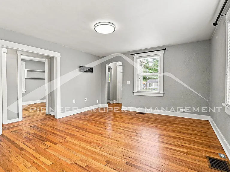 3166 W Walsh Pl — Photo 4