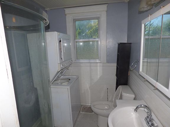 5th image of 405 Dexter Ave