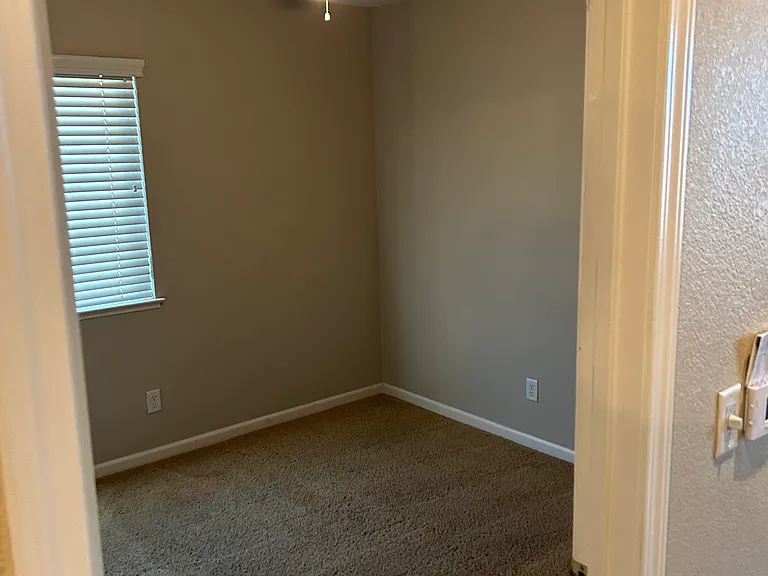 181 Royal River Dr — Photo 3