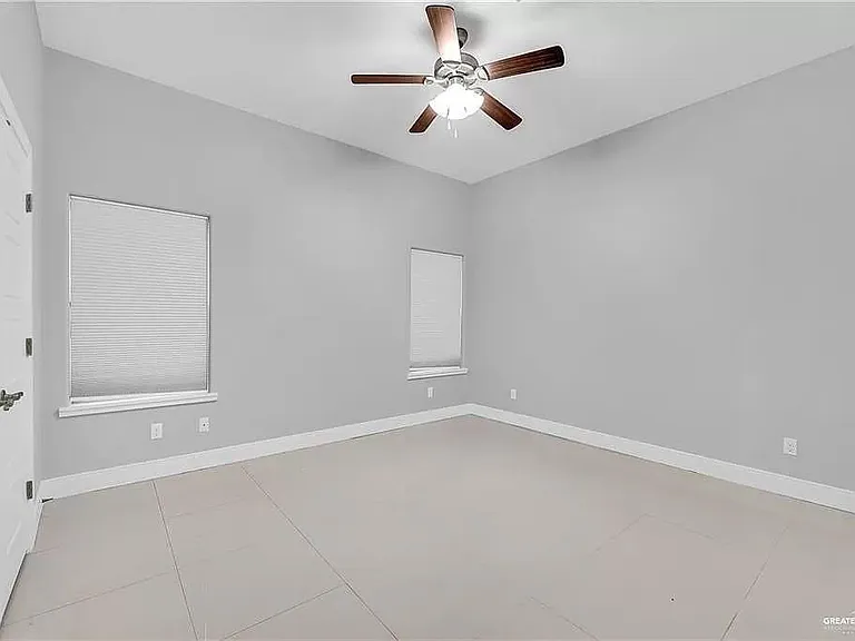 3016 S L St #1 — Photo 6