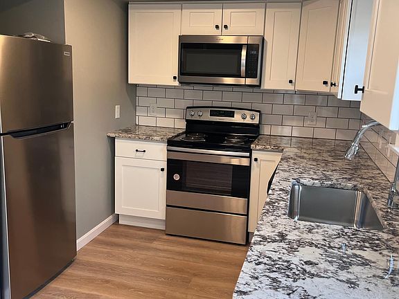 3rd image of 25 Whitford Ave #25